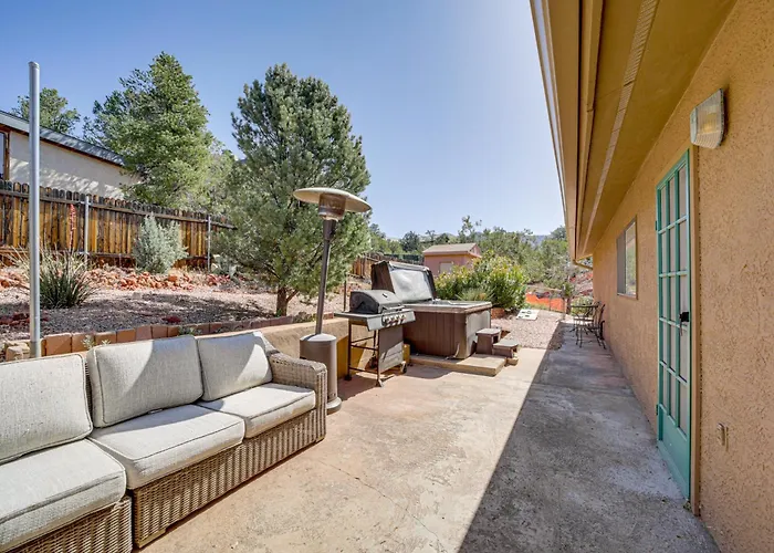 Holiday home Hot Tub & Game Room: Scenic Home! *